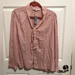 Tie collar button up